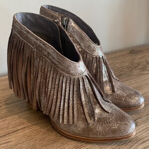 Ariat Unbridled Layla Fringe Booties Metallic Brown Leather Boots Women's 7.5